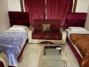 Appartement 26 au 4ème étage avec balcon ( POUR FAMILLE )