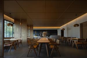 Fenghuang Yanyu Yunxi Resort Hotel 烟雨云兮酒店 Hotel lobby