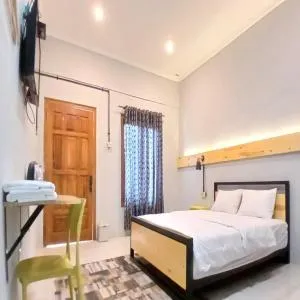 Kenewae Living Near Alun-alun Wonosari Mitra RedDoorz - Brono