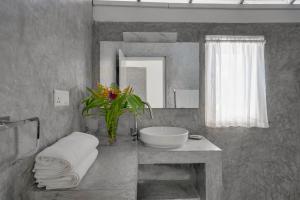 Tara Garden Sri Lanka - luxury colonial villa