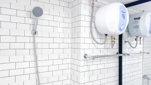 Strategic and Homey Studio Bassura City Apartment near Mall By Travelio