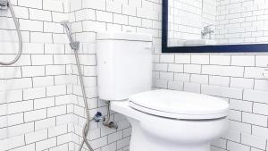 Strategic and Homey Studio Bassura City Apartment near Mall By Travelio