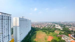 Strategic and Homey Studio Bassura City Apartment near Mall By Travelio