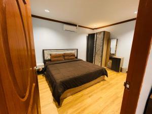 Private rooms in Phatumwan Chula near Samyan, Chinatown, Jay-o Siam center, Central world middle of Bangkok