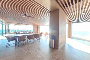 Carnelian Tower Hotel at Forestcity 4220 with WIFI