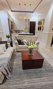 Unique and Cozy 2 Bedroom Apart