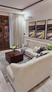 Unique and Cozy 2 Bedroom Apart