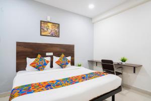 FabHotel Grand Aarvi Prime - Nr GSM Mall, Madeenaguda