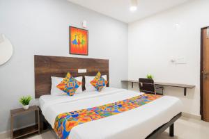 FabExpress Grand Aarvi Prime - Nr GSM Mall, Madeenaguda