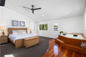 Beecheyana North - Beach Villa with heated pool