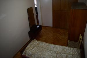 Apartment On Izashvili 17