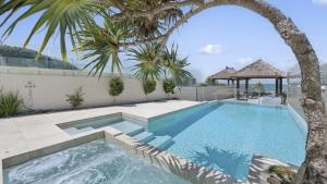 Sapphire Sands - Luxe, Absolute Beachfront, Pool, Spa, Sauna