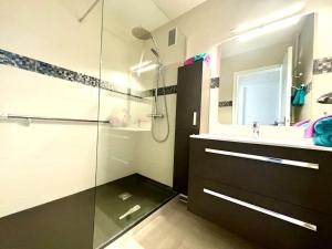 Appartement spacieux ,4 pers,Piscine & Vue mer