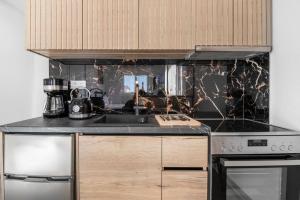 Elegant Suite near Beach 6