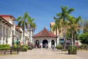 Pool, WI-FI & Netflix in Cebu IT Park