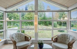 Awesome Home In Væggerløse With Wifi