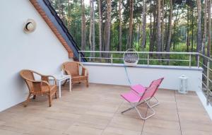 Nice Apartment In Dziwnów With Wifi