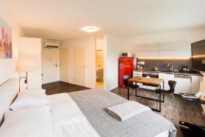 URBAN ISLAND I Riverside Apartments