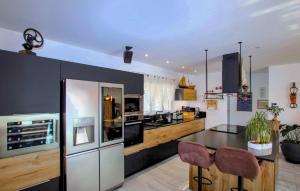 Maisons de vacances Gorgeous Home In Vagnas : photos des chambres