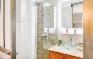 Awesome Home In Travaillan