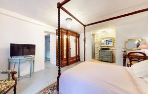 Maisons de vacances Gorgeous Home In Chessy With Wifi : photos des chambres