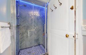 Maisons de vacances Gorgeous Home In Chessy With Wifi : Maison de Vacances 4 Chambres