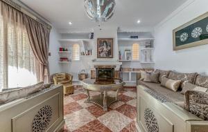 Beautiful Home In Alhaurin De La Torre