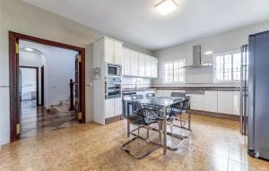 Beautiful Home In Alhaurin De La Torre