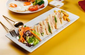 CHECK inn Phnom Penh BKK1