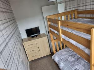 The Humsford Hideaway 2 bedroom home with driveway