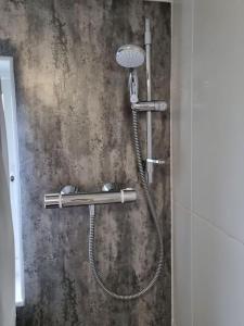 The Humsford Hideaway 2 bedroom home with driveway