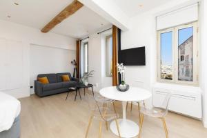 Appartement 33 m2 comme une junior suite - vue Port et Palais des festivals