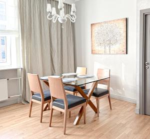 City heart, space, loft view, free parking