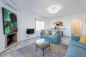 Calahonda 2 bed with Indoor Swimming Pool