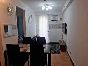 Arezzo Place Davao - Condo Rentals WITH FREE POOL, 200MBPS CONNECTION, NETFLIX,PRIMEVIDEO - Sasabayou