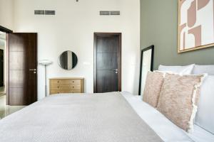 Blueground Bay Central gym pool elevator DXB-792