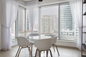 Blueground Downtown 247 security gym pool DXB-1550