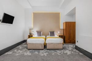 City Twin Room - No Window room in The Ainscow Hotel BW Premier Collection