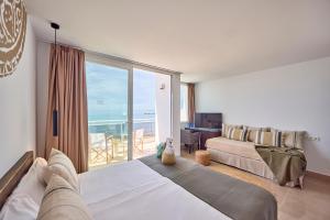 Mandala Triple Room with Sea View with Terrace room in Sauló Hotel