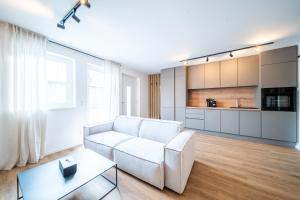 Coblenz Suites - Studio Apartments