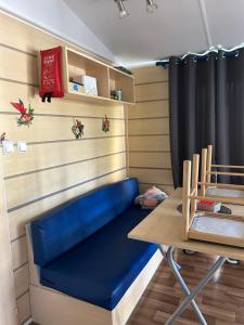 Campings Chez Nathalie mobil home chauffe et climatise : photos des chambres