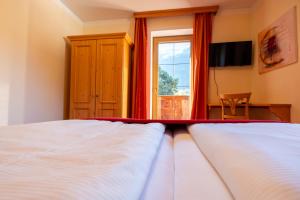 Double Room with Balcony room in Hotel Rietzerhof