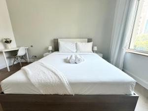 Tranquil 1BR Palm with Beach Access and Park views