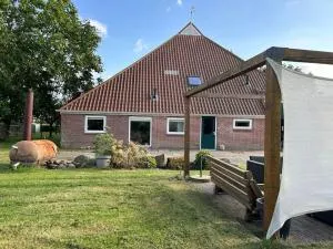 Appartement op een boerderij met eigen tuin - Tuk