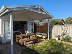 Noras Shack- self contained granny flat - Gorokan