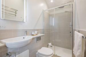 King Deluxe Ensuite with Courtyard View - Venn