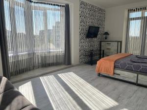 Home in Center with jacuzzi