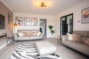 Modern 3 Bed Flat Balloch - Bonhill