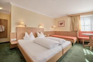 Classic Triple Room room in Riders In