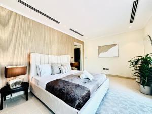 Venduras - Elite 3BR Villa With Private Pool in Jumeirah Park